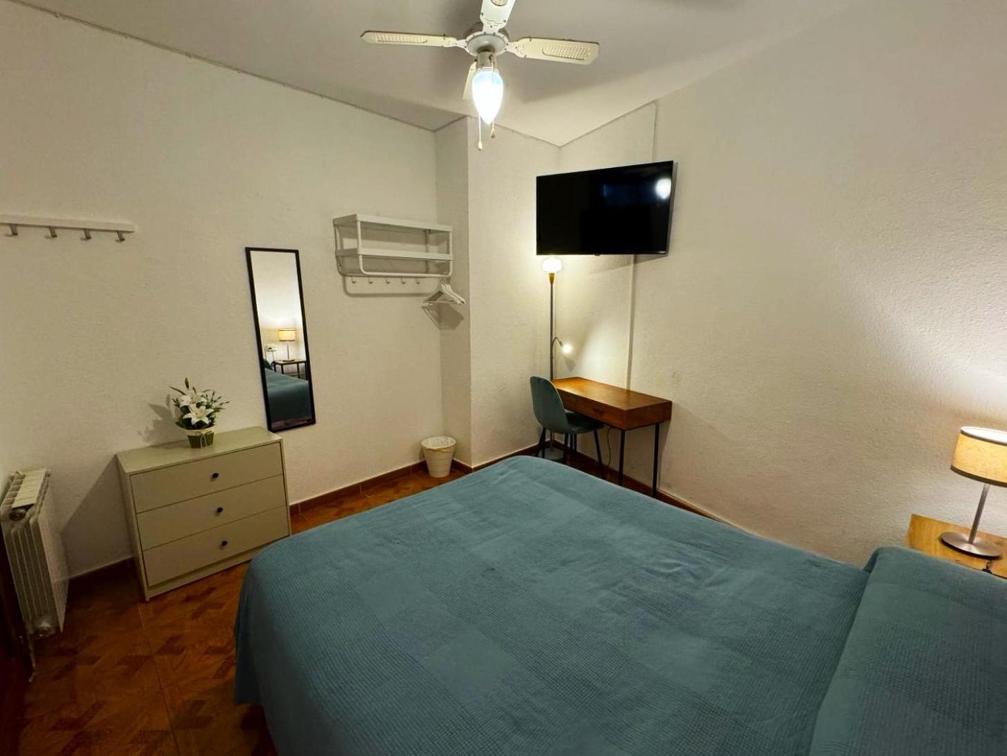 Habitaciones Figueroa Madrid Exterior photo